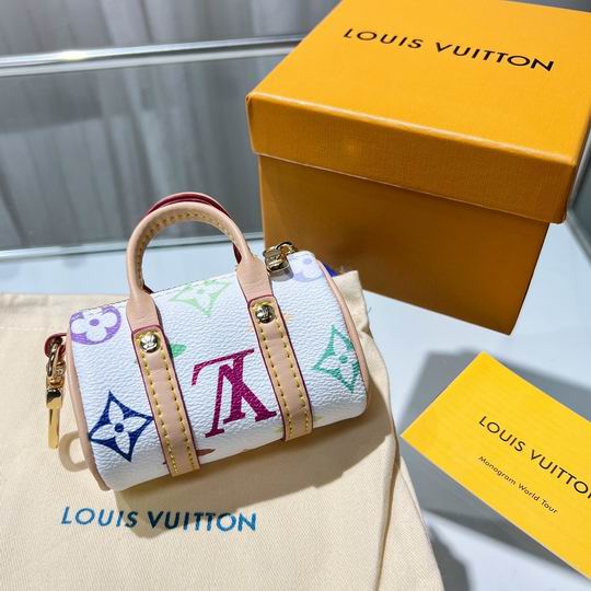 LV keyring 03lyh77